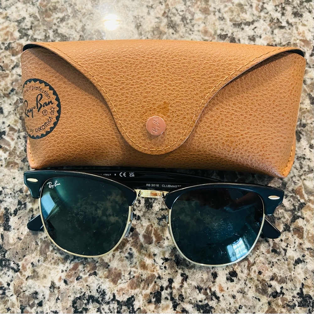 Ray-Ban Black Sunglasses